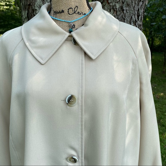 J & H Fashions Vintage Spring Beige Lined Coat - Picture 3 of 8